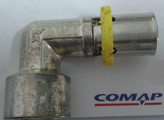 GOMITO MULTISTRATO GAS 20X1/2 A PINZARE FEMMINA COMAP